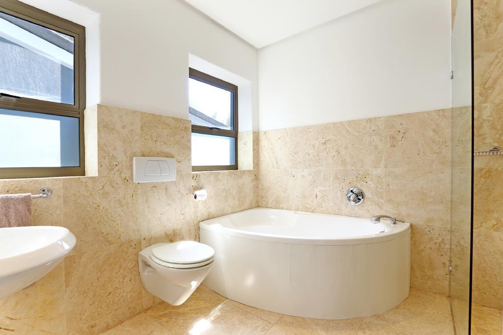 Valtameri By Totalstay Camps Bay Exterior photo